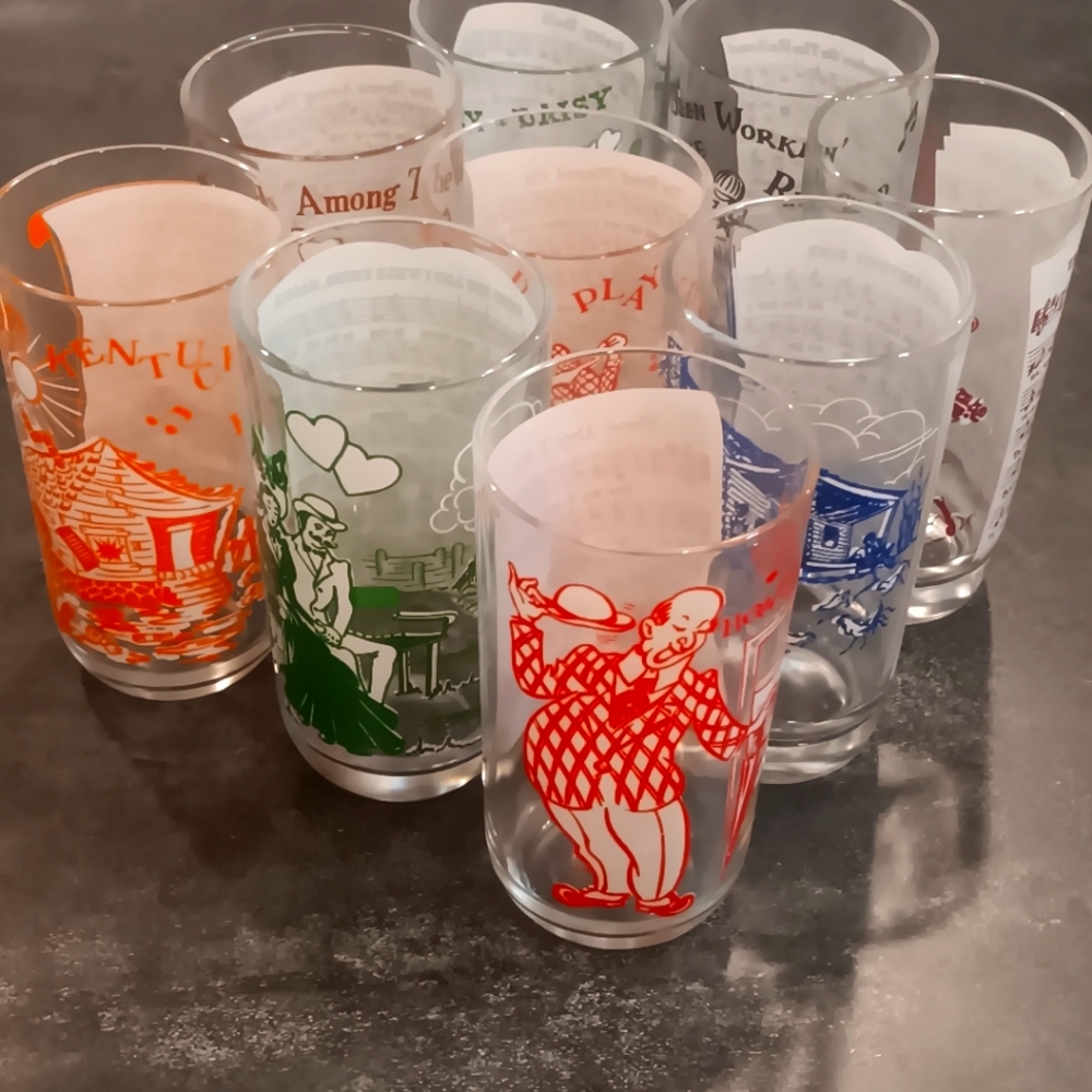 Rare Vintage Big Top Peanut butter Hazel Atlas song glasses.